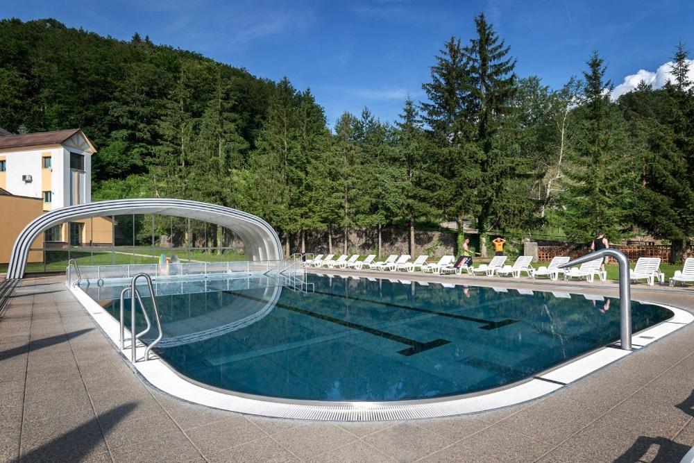 Horsky Hotel Remata Raztocno Exterior photo