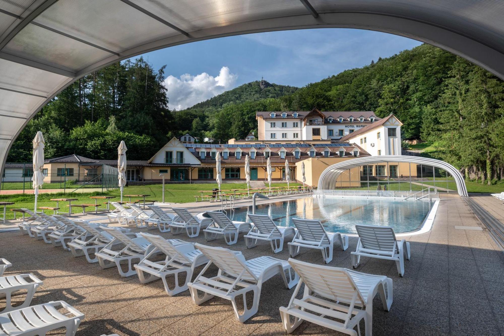 Horsky Hotel Remata Raztocno Exterior photo