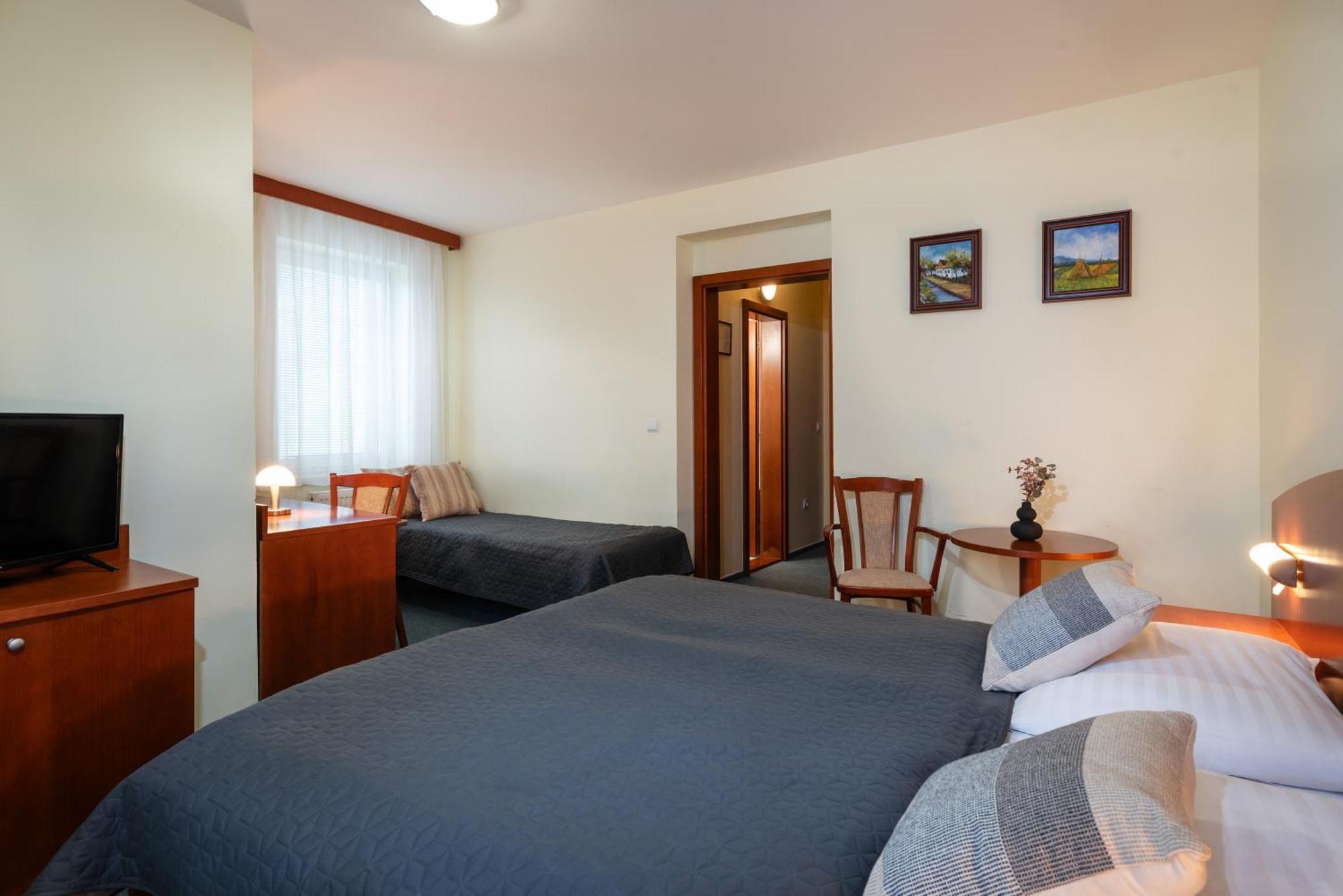 Horsky Hotel Remata Raztocno Exterior photo