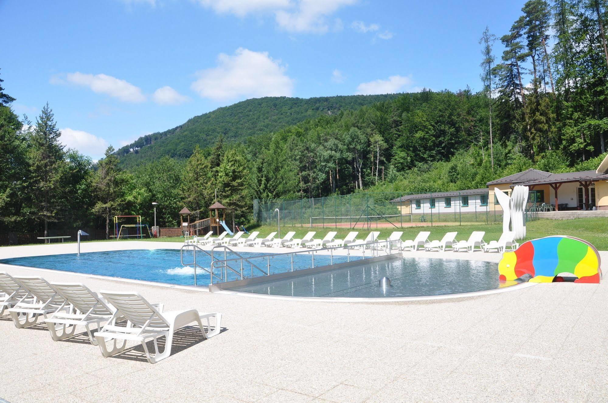 Horsky Hotel Remata Raztocno Exterior photo